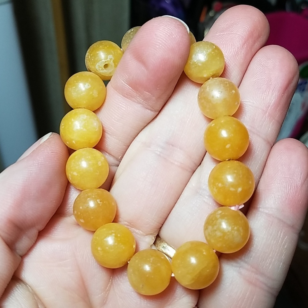Yellow Bead Stretchy Bracelet 8"